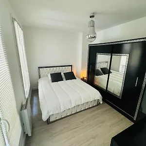 Appartamento Charmante F2 Au Coeur De 1er, Parigi